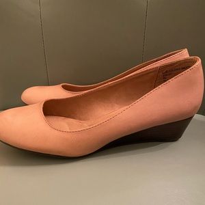 GH Bass Tan Wedges